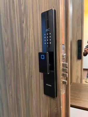Lắp đặt khóa cửa thông minh cho chung cư