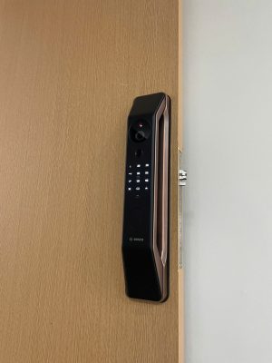 lắp khóa cửa thông minh chung cư Thanh Hà Cienco-Bosch FU6 PLUS